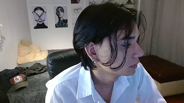 Snapshot of davoxer chatting on 11-20-25, 03:39 davoxer online show from 11-20-25, 03:39