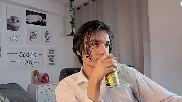 Snapshot of davoxer chatting on 11-30-25, 04:05 davoxer online show from 11-30-25, 04:05