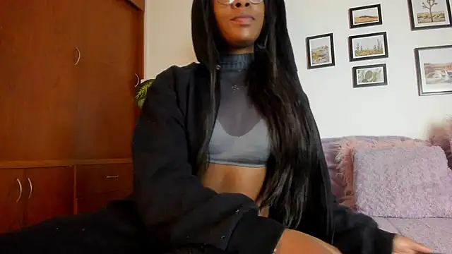 Snapshot of Coco_joness chatting on 11-13-25, 07:57 Coco joness online show from 11-13-25, 07:57