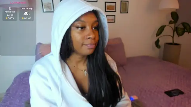 Snapshot of Coco_joness chatting on 11-23-25, 07:57 Coco joness online show from 11-23-25, 07:57