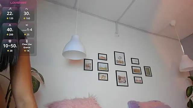 Snapshot of Coco_joness chatting on 11-28-25, 08:11 Coco joness online show from 11-28-25, 08:11