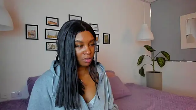 Snapshot of Coco_joness chatting on 12-04-25, 07:44 Coco joness online show from 12-04-25, 07:44