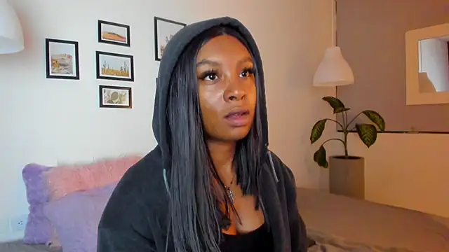 Snapshot of Coco_joness chatting on 12-05-25, 08:38 Coco joness online show from 12-05-25, 08:38