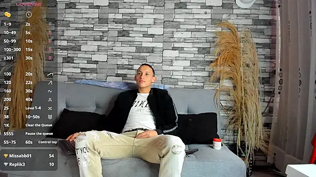 Snapshot of Masterblue_hot chatting on 11-10-25, 07:24 Masterblue hot online show from 11-10-25, 07:24