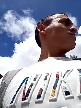 Snapshot of Masterblue_hot chatting on 11-13-25, 06:07 Masterblue hot online show from 11-13-25, 06:07