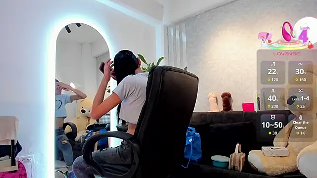 lily cash1 online show from 02-12-26, 02:01