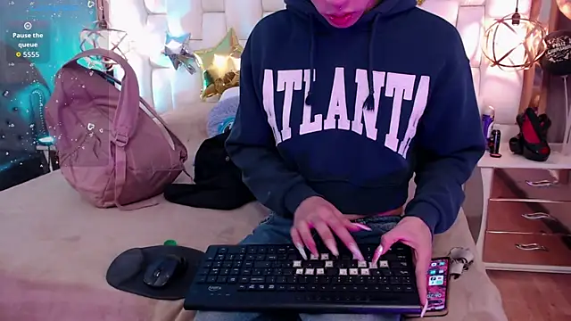 Snapshot of Foxxy_Doll chatting on 11-07-25, 11:21 Foxxy Doll online show from 11-07-25, 11:21