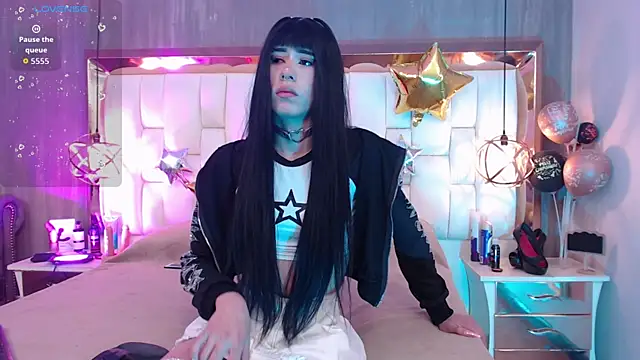 Snapshot of Foxxy_Doll chatting on 11-08-25, 04:29 Foxxy Doll online show from 11-08-25, 04:29