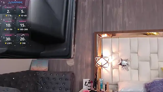 Snapshot of Foxxy_Doll chatting on 11-21-25, 09:13 Foxxy Doll online show from 11-21-25, 09:13