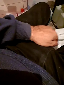 Snapshot of bullut06 chatting on 10-16-25, 12:06 bullut06 online show from 10-16-25, 12:06