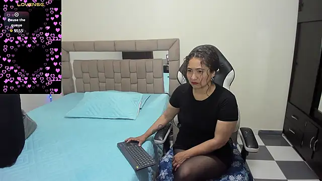 Snapshot of gabrielaponce11 chatting on 05-07-26, 01:49 gabrielaponce11 online show from 05-07-26, 01:49