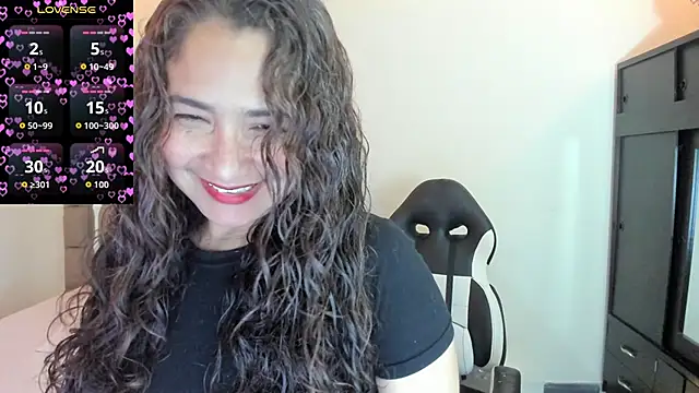 Snapshot of gabrielaponce11 chatting on 05-11-26, 01:17 gabrielaponce11 online show from 05-11-26, 01:17