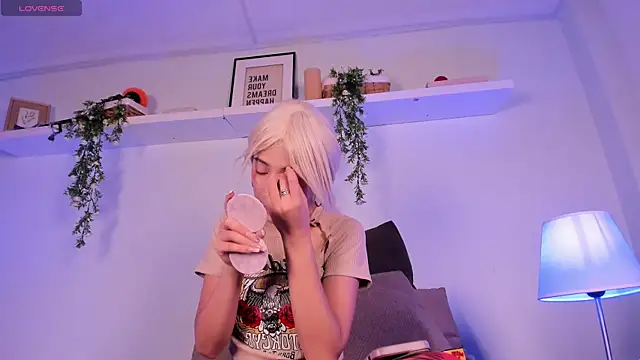 Vampgyal online show from 12-18-25, 12:06