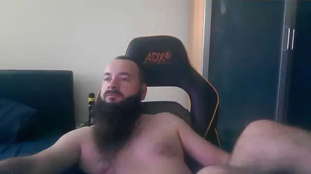 LondonMan1988 online show from 10-26-25, 08:09