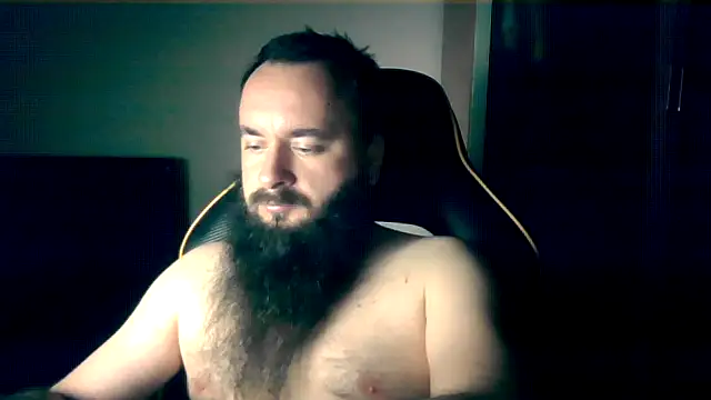 Snapshot of LondonMan1988 chatting on 02-18-26, 05:09 LondonMan1988 online show from 02-18-26, 05:09