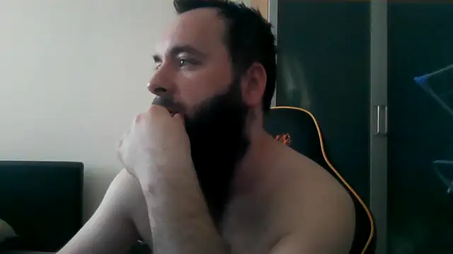 Snapshot of LondonMan1988 chatting on 02-20-26, 10:38 LondonMan1988 online show from 02-20-26, 10:38