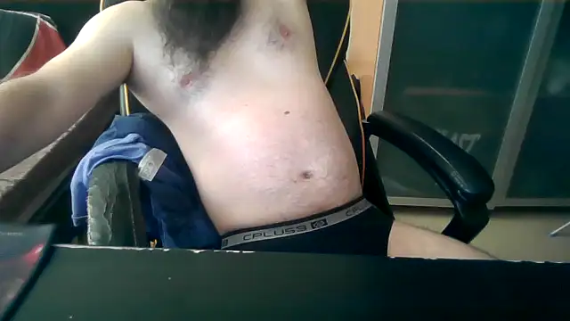 Snapshot of LondonMan1988 chatting on 02-25-26, 10:03 LondonMan1988 online show from 02-25-26, 10:03