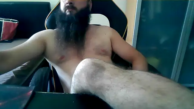 Snapshot of LondonMan1988 chatting on 07-16-26, 05:08 LondonMan1988 online show from 07-16-26, 05:08
