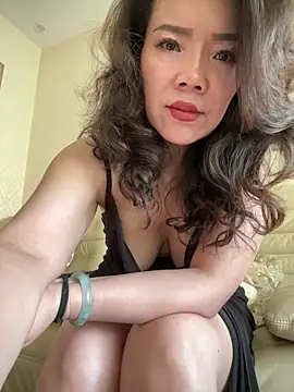 Snapshot of anna_yngs chatting on 05-19-26, 04:08 anna yngs online show from 05-19-26, 04:08