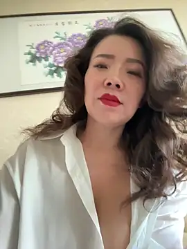 Snapshot of anna_yngs chatting on 06-03-26, 01:52 anna yngs online show from 06-03-26, 01:52