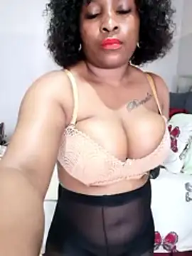 Snapshot of Yummyboomsbb chatting on 05-10-26, 10:31 Yummyboomsbb online show from 05-10-26, 10:31