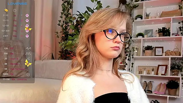 Kara smalltits online show from 09-29-25, 11:37