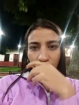 Snapshot of -juicy_ chatting on 10-24-25, 12:19 -juicy online show from 10-24-25, 12:19