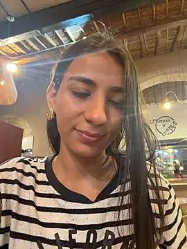 Snapshot of -juicy_ chatting on 11-18-25, 11:15 -juicy online show from 11-18-25, 11:15