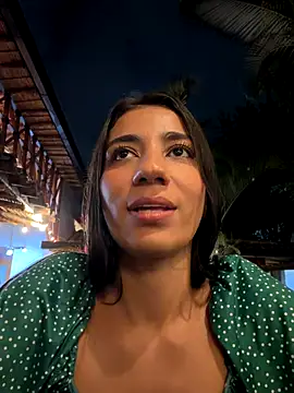 Snapshot of -juicy_ chatting on 12-01-25, 11:32 -juicy online show from 12-01-25, 11:32