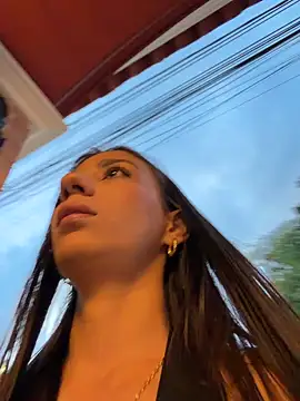 Snapshot of -juicy_ chatting on 12-04-25, 10:40 -juicy online show from 12-04-25, 10:40