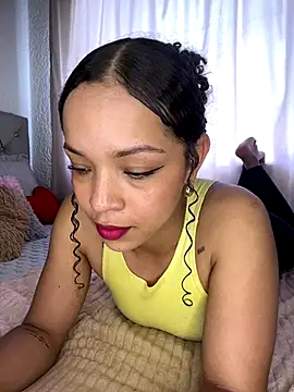 Snapshot of Yasmin777_ chatting on 10-30-25, 06:19 Yasmin777 online show from 10-30-25, 06:19