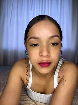 Snapshot of Yasmin777_ chatting on 11-01-25, 09:28 Yasmin777 online show from 11-01-25, 09:28