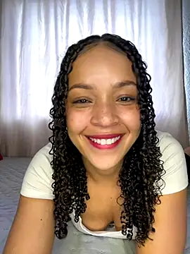 Snapshot of Yasmin777_ chatting on 11-04-25, 07:24 Yasmin777 online show from 11-04-25, 07:24