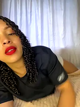 Snapshot of Yasmin777_ chatting on 11-07-25, 08:42 Yasmin777 online show from 11-07-25, 08:42