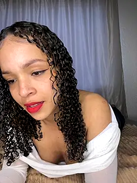 Snapshot of Yasmin777_ chatting on 11-16-25, 10:26 Yasmin777 online show from 11-16-25, 10:26