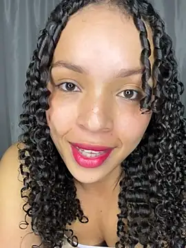 Snapshot of Yasmin777_ chatting on 11-19-25, 11:16 Yasmin777 online show from 11-19-25, 11:16