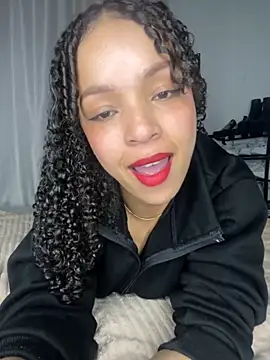 Snapshot of Yasmin777_ chatting on 11-25-25, 11:49 Yasmin777 online show from 11-25-25, 11:49