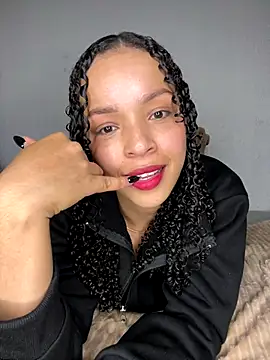 Snapshot of Yasmin777_ chatting on 11-29-25, 04:15 Yasmin777 online show from 11-29-25, 04:15