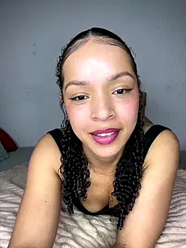 Snapshot of Yasmin777_ chatting on 12-02-25, 10:05 Yasmin777 online show from 12-02-25, 10:05