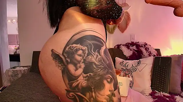 Snapshot of Claiborne_Morris chatting on 11-30-25, 06:23 Claiborne Morris online show from 11-30-25, 06:23