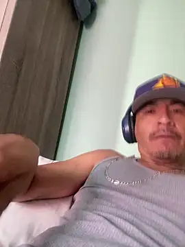 Snapshot of Chillo956 chatting on 12-19-25, 08:27 Chillo956 online show from 12-19-25, 08:27