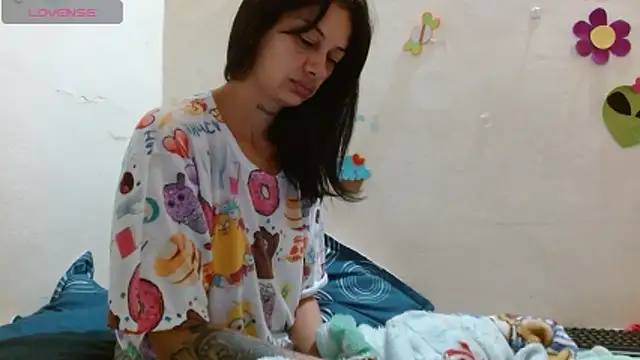 Akasha001 online show from 11-21-25, 09:52