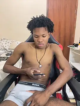 Snapshot of eunegrao chatting on 10-06-25, 02:42 eunegrao online show from 10-06-25, 02:42