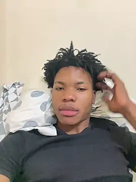 Snapshot of eunegrao chatting on 10-15-25, 02:44 eunegrao online show from 10-15-25, 02:44