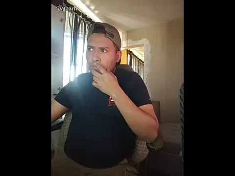 Snapshot of Doggo05 chatting on 11-02-25, 06:43 Doggo05 online show from 11-02-25, 06:43