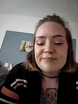 AndHerXO online show from 12-19-25, 01:40