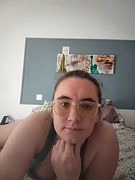 AndHerXO online show from 04-25-26, 03:31