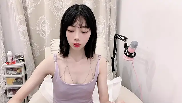 Snapshot of tuantuanle chatting on 02-22-26, 02:04 tuantuanle online show from 02-22-26, 02:04