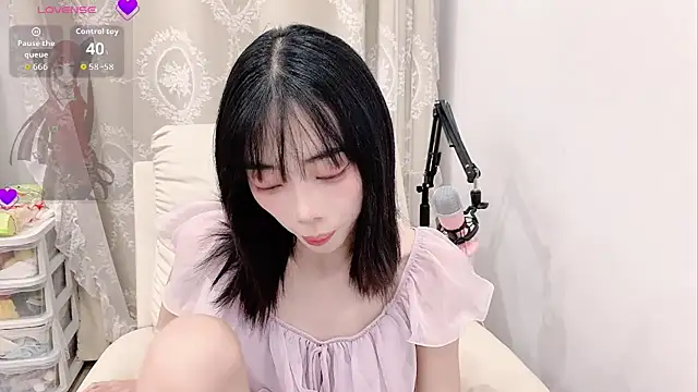 Snapshot of tuantuanle chatting on 06-05-26, 04:13 tuantuanle online show from 06-05-26, 04:13