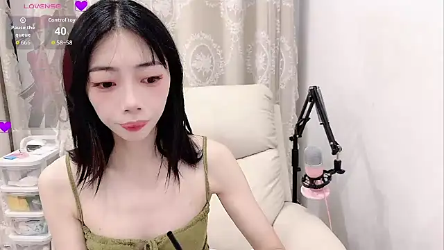 Snapshot of tuantuanle chatting on 06-15-26, 03:36 tuantuanle online show from 06-15-26, 03:36